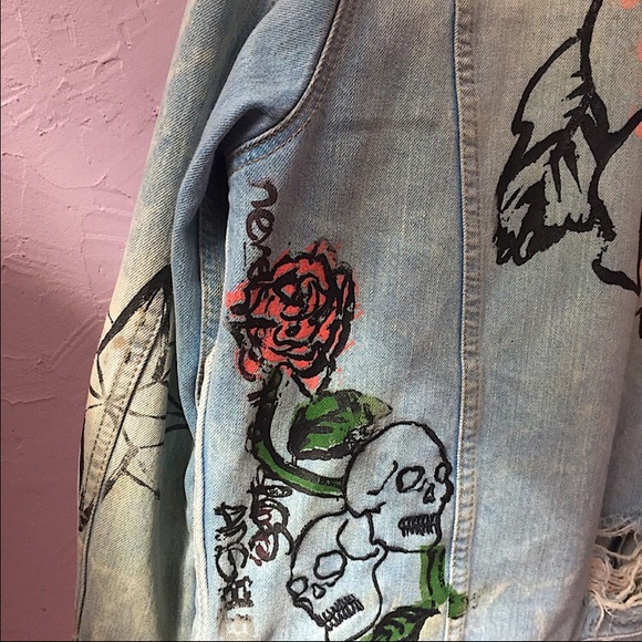 Guess Denim Rose Jean Jacket Acid Wash Patchwork Paintings Skull Compass Blood - Picture 3 of 12